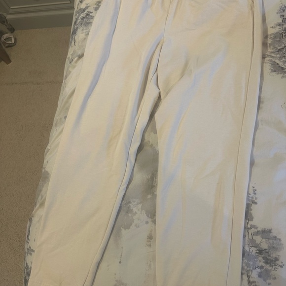 GAP Cream Matching Set. Large Tall - Picture 2 of 5